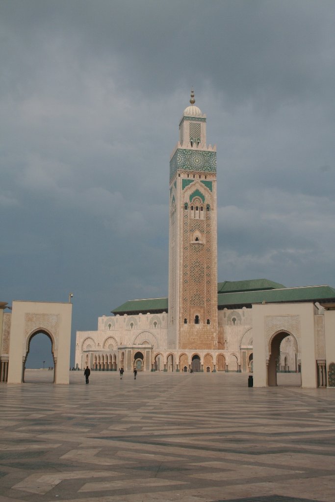 01-The minaret of the Hassan II Mosque.jpg - The minaret of the Hassan II Mosque